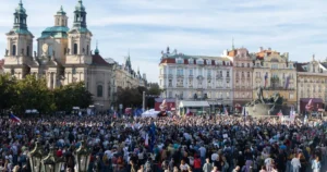 Na pražskom zhromaždení odzneli kritiky Babišovej vlády a pripomenuli Havla