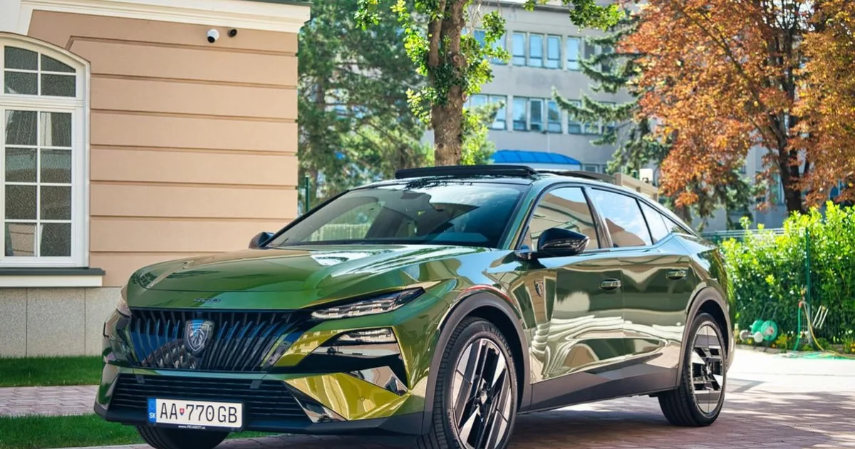 Otestovali sme modernizovaný Peugeot 408 na cestách