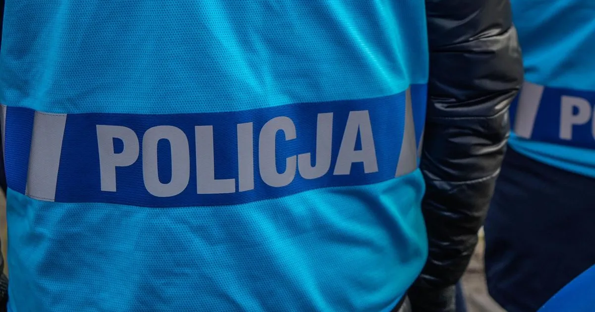 Poľská polícia zadržala 13-ročného chlapca, ktorý plánoval útok v škole 4 Poľská polícia zadržala 13-ročného chlapca, ktorý plánoval útok v škole