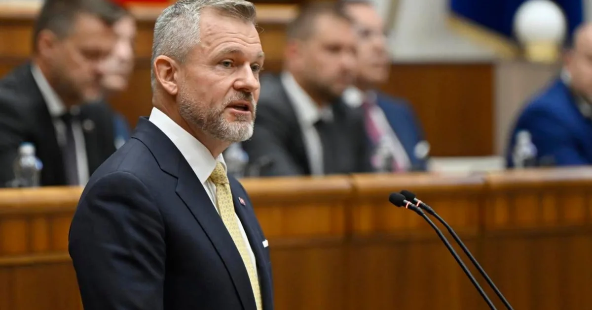 Prezident zabúda na svoju minulosť v Hlase