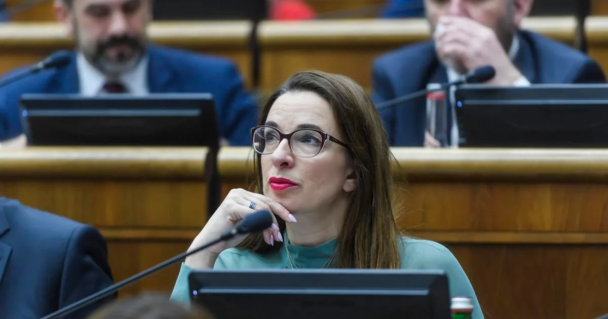 Progresívna strana ostro kritizuje vládne krátenie prídavkov