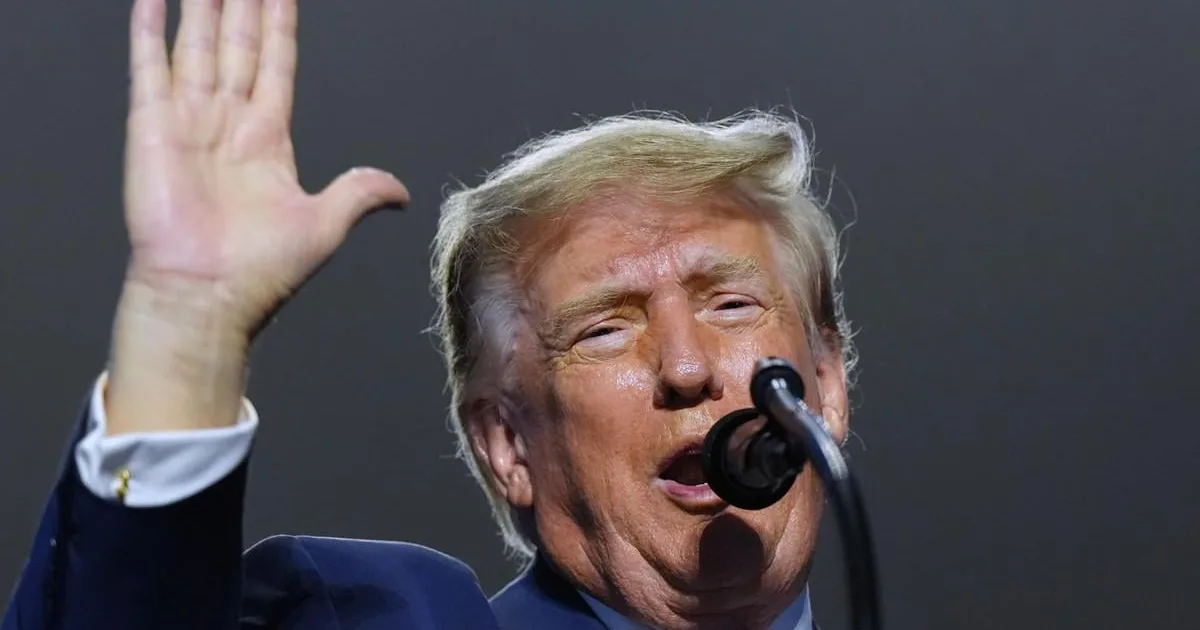 Republikáni sa zaprisahali Trumpovi. Predvolebný zjazd plný bizarností