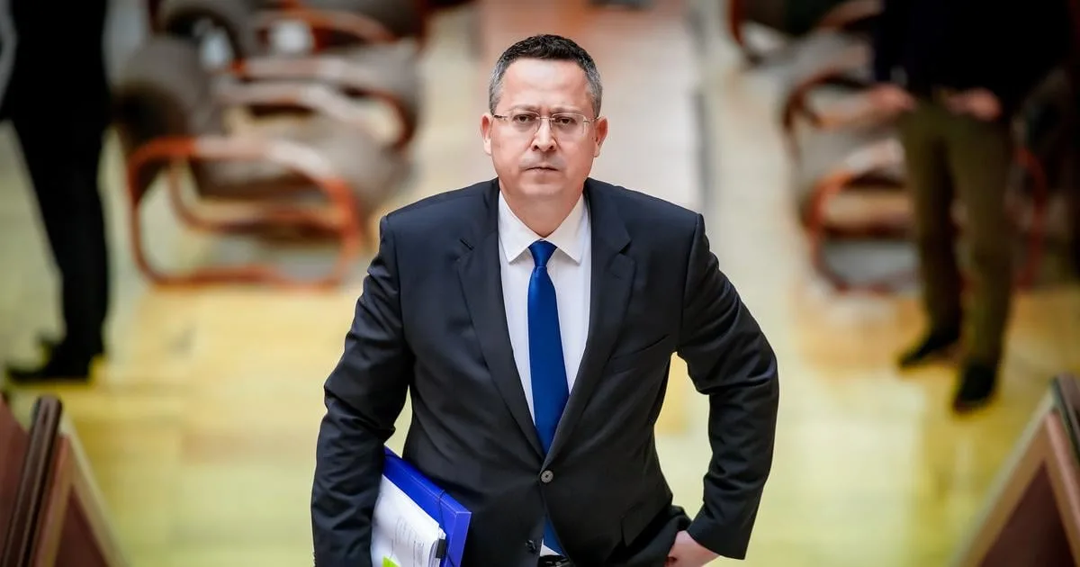 Rozpočtová rovnováha by poškodila hospodárstvo a zvýšila nezamestnanosť 2 Rozpočtová rovnováha by poškodila hospodárstvo a zvýšila nezamestnanosť