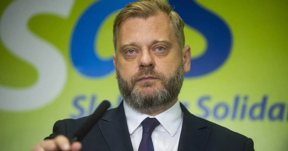 Vláda podľa SaS pokračuje v snahe vyradiť ruských oligarchov zo sankčných zoznamov