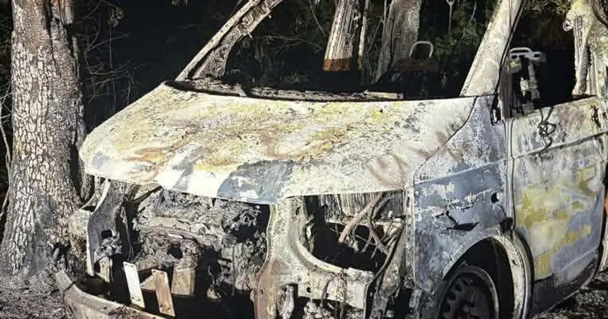 Zachraňovala životy na Ukrajine. Slovenská sanitka po zásahu zhorela