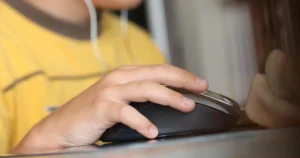 15-tisíc žiakov požiadalo o bezplatný pevný internet