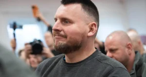 Bombic musí zaplatiť Sabovi náhradu škody. Rozsudok si nevypočul, neodvolal sa