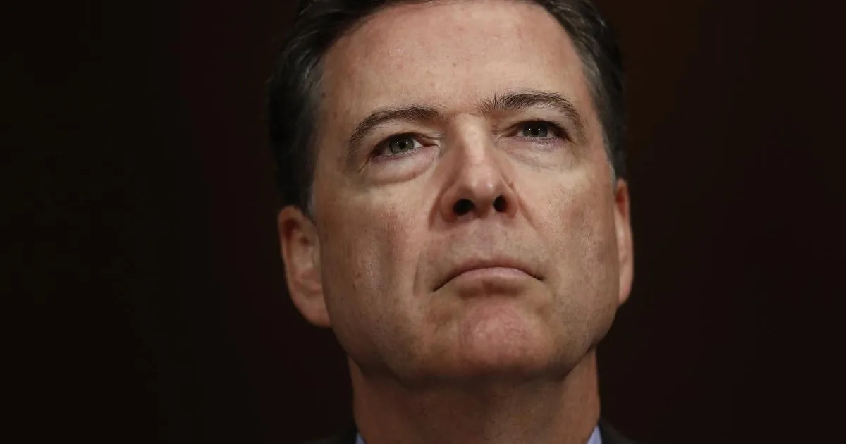 Bývalého riaditeľa FBI Comeyho obvinili z neoprávneného zverejnenia 2 Bývalého riaditeľa FBI Comeyho obvinili z neoprávneného zverejnenia