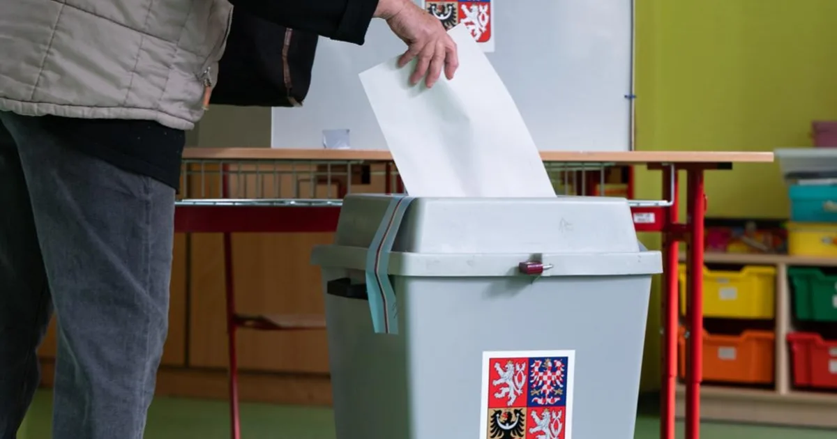 Český Senát: opozícia si udrží väčšinu, posilnili nezávislí a STAN 2 Český Senát: opozícia si udrží väčšinu, posilnili nezávislí a STAN
