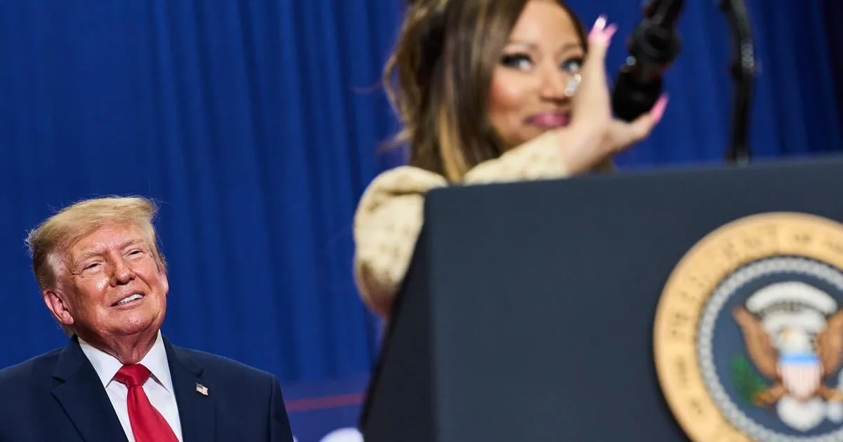 Ďalšie Epsteinove dokumenty obviňujú Trumpa zo znásilnenia bývalou miss