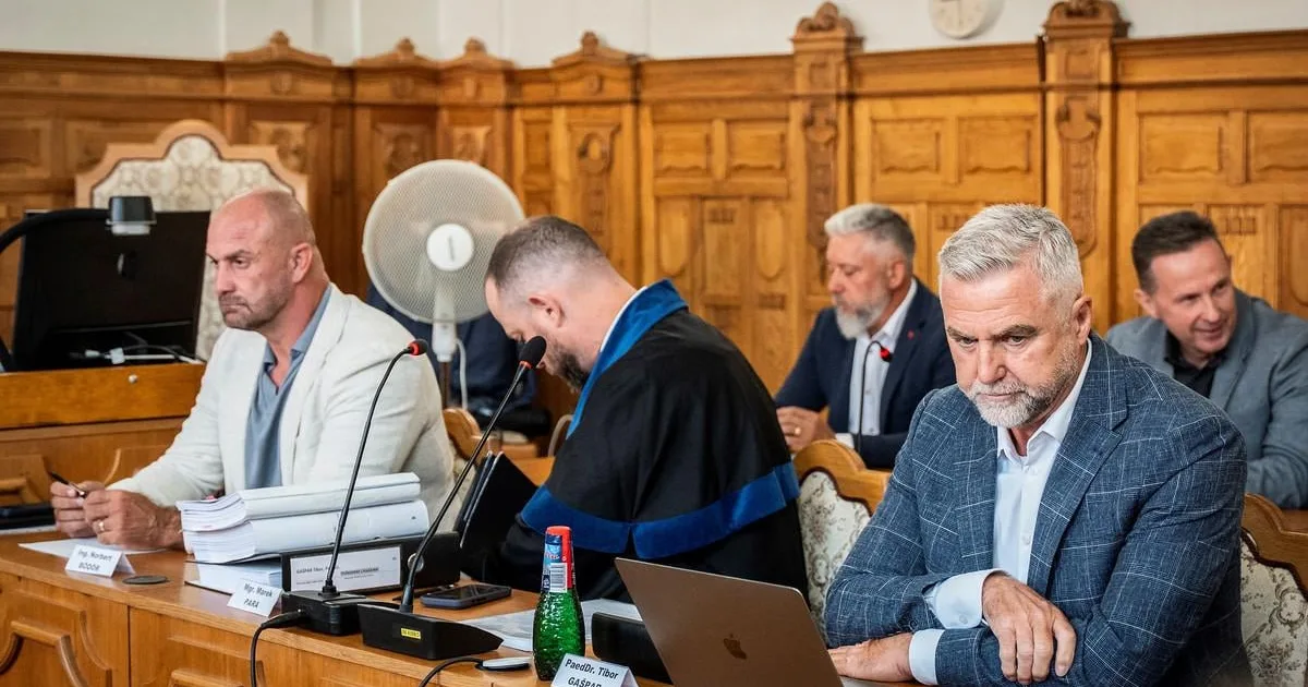 Do kauzy Očistec nastupuje nová prokurátorka. Jej predchodcu sa obhajoba zbavila