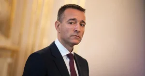 Drucker podporuje tvrdšie tresty za násilie