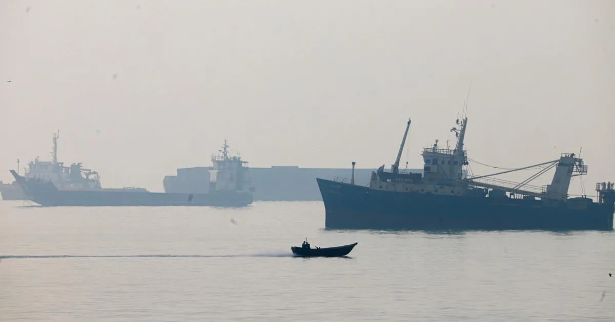 Iránske sily podnikli útok na ropný tanker v Hormuzskom prielive 4 Iránske sily podnikli útok na ropný tanker v Hormuzskom prielive
