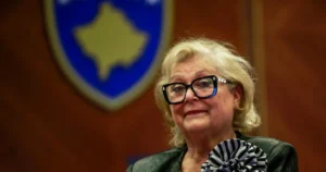 Kosovský parlament zvolil prezidentku, vyhol sa rozpusteniu