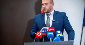 Kuffa odmietol rozbíjať koalíciu a zostáva verný svojim partnerom