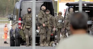 Letisko v Norimbergu uzavreli. Lietadlo z Korfu pred pristátím sprevádzali stíhačky