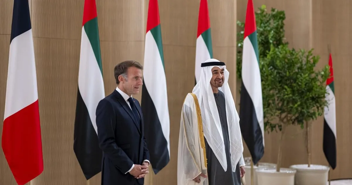 Macron zabezpečil dodatočné dodávky zbraní