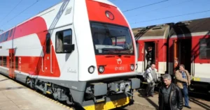 Ministerstvo pripravuje sprísnenie trestov za útoky na vlakvedúcich a rušňovodičov