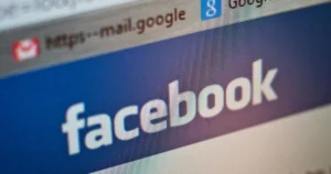 Ministerstvo zvažuje úplný zákaz používania sociálnych sietí