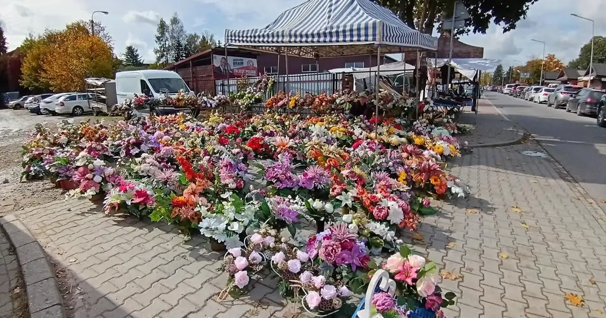 Nákupná turistika k Poľsku prekvitá, autá stoja v kolónach