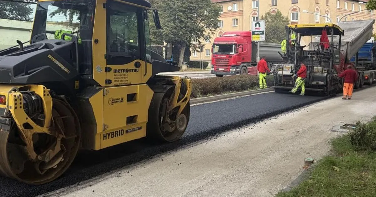 Oprava cesty v meste obmedzí prístup k domom aj prevádzkam, vodiči pôjdu po obchádzkach