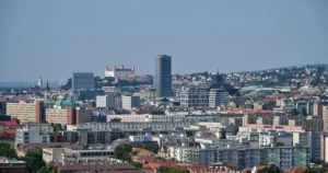 Plat primátora: zákon určuje základ, poslanci prilepšujú tisíce eur