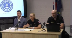 Po útoku v Staškove sa obnovilo vyučovanie v školách