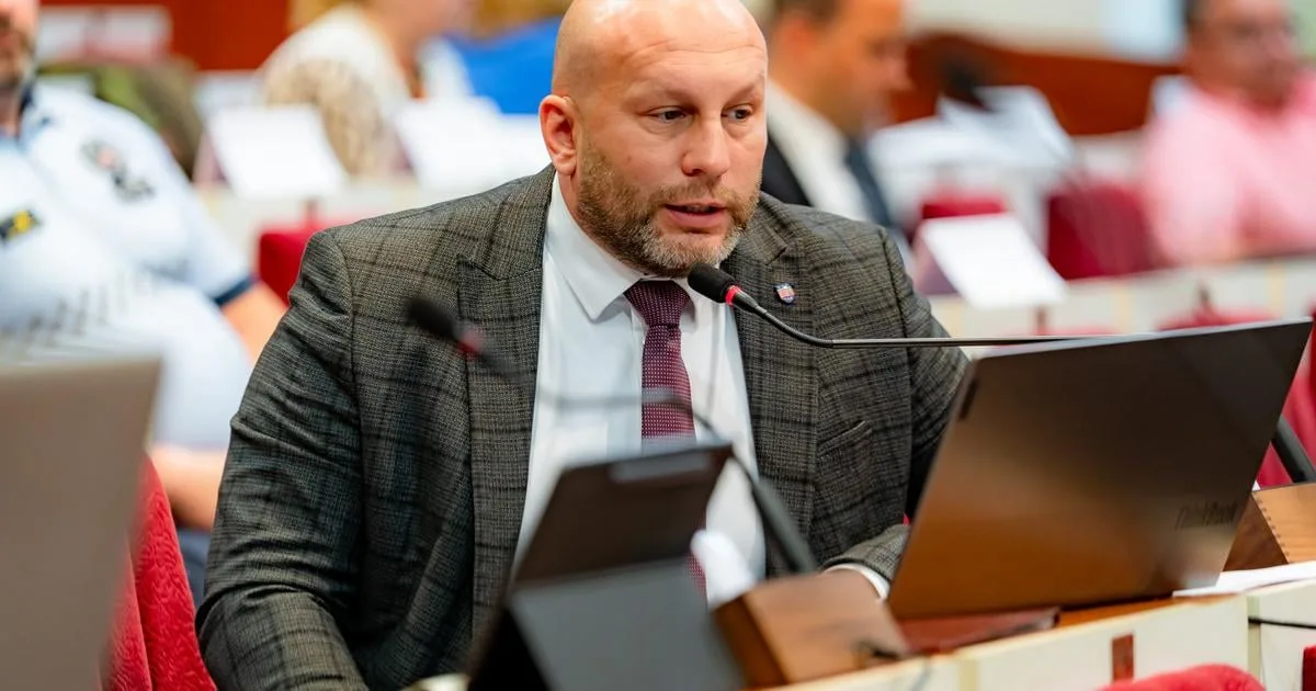 Poslanci PS o lavíne, v Košiciach končia stálice. Djordjevič sa chce vrátiť