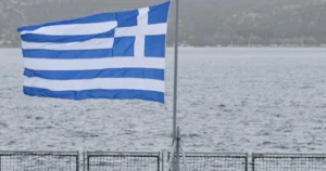 Pri výbuchu v gréckej rafinérii sa vážne zranili dvaja ľudia