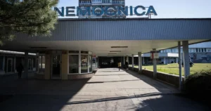 Prokurátor navrhol väzbu pre muža, ktorý napadol personál v ružinovskej nemocnici