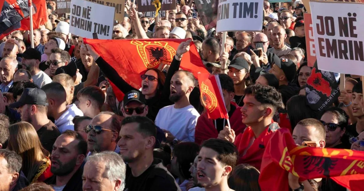 Protesty proti verdiktu nad expredstaviteľmi Kosovskej oslobodzovacej armády 4 Protesty proti verdiktu nad expredstaviteľmi Kosovskej oslobodzovacej armády