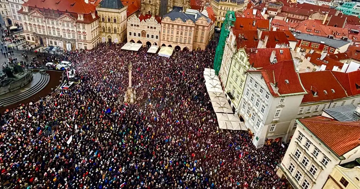 Ruky preč od médií. Babiš neustúpi protestom, ČT a ČRo chystajú štrajk