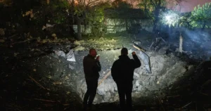 Rusko útočilo raketami na Kyjev, Ukrajina vyslala na Moskovskú oblasť stovky dronov
