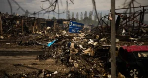 Rusom stúpnu dane, siahne sa na dôchodky. Výdavky na armádu rastú o desiatky percent