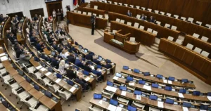 Schválený záverečný účet: deficit minulého roka klesol na 4,45 % HDP