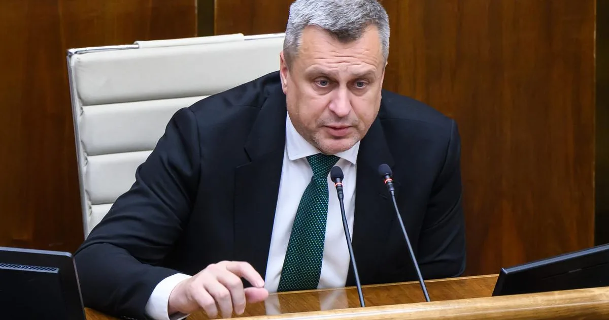 SNS očakáva odobratie vysokých odmien pre poslancov