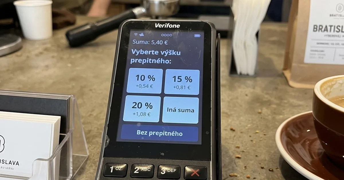 Tringelt za podanie 4-eurového piva? Americký zvyk sa šíri na Slovensku