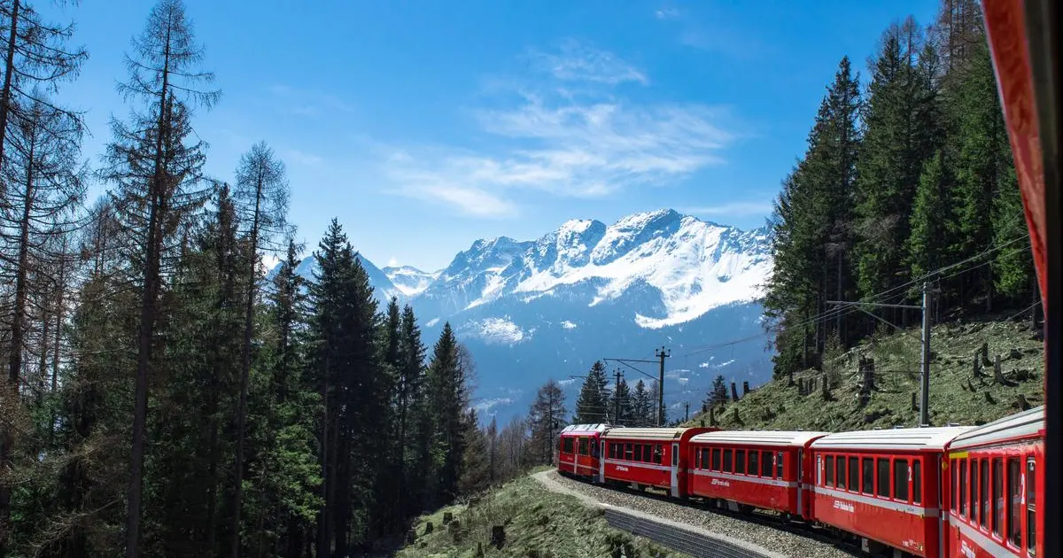 Z paliem do Álp: Bernina Express patrí k najkrajším vlakom Európy 3 Z paliem do Álp: Bernina Express patrí k najkrajším vlakom Európy