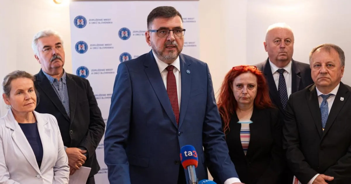 Združenie miest a obcí Slovenskej republiky opäť 2 Združenie miest a obcí Slovenskej republiky opäť