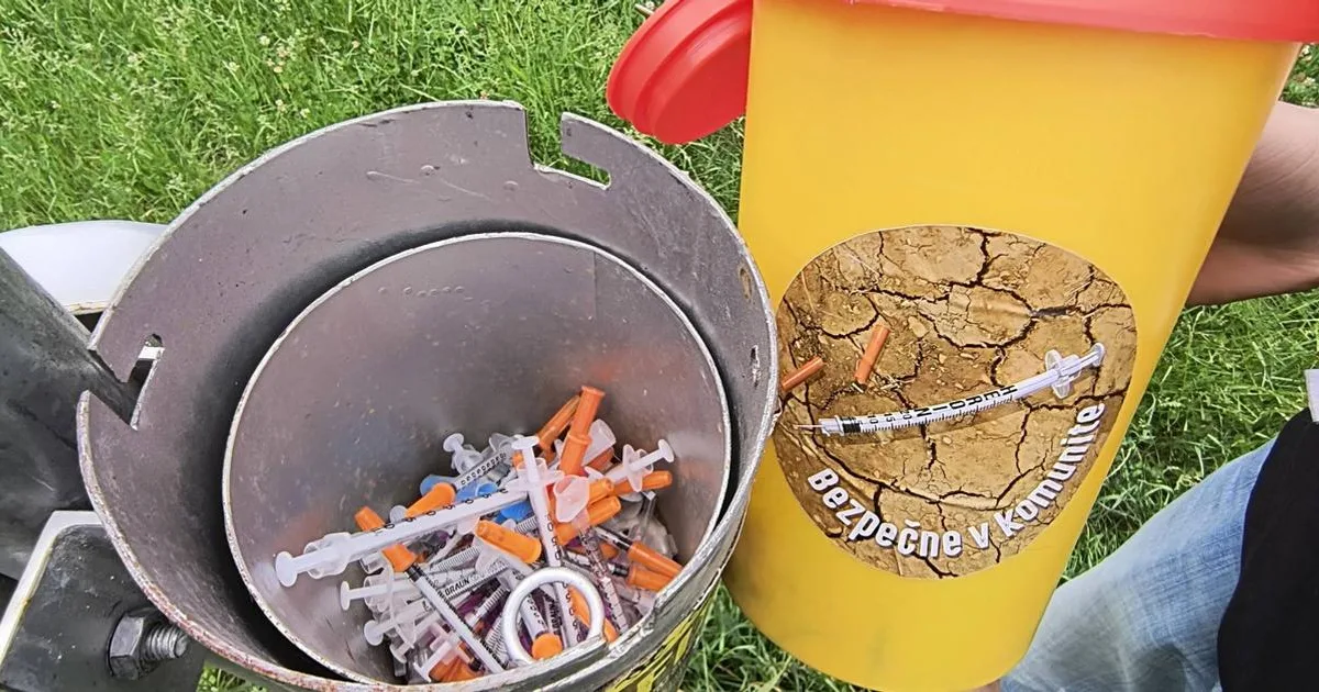 Zo zvolenských ulíc zbierajú striekačky roky. Za 9 mesiacov ich zlikvidovali vyše tisíc